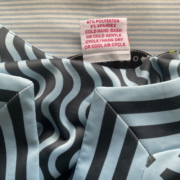 Gretchen Scott Split Neck Loop-De-Lu Dress - Picture 4 of 4